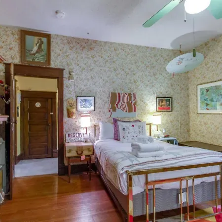 Petite Vintage Charmer Trendy East Nashville